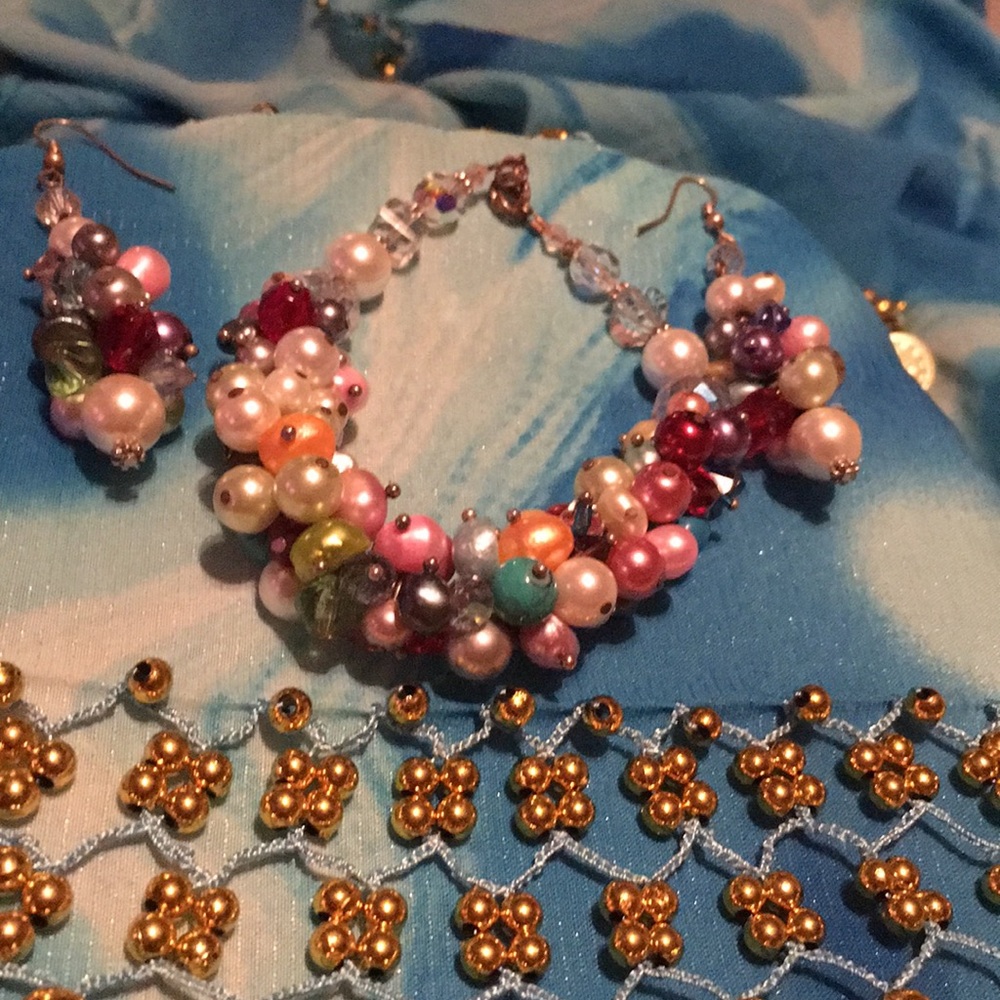 Hand made sea pearls beads bracelet and earrings